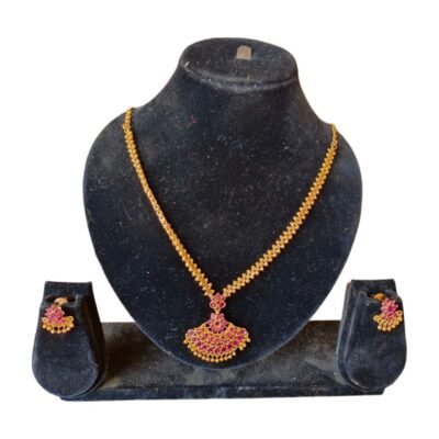 Goldplated Long necklace with ruby